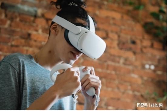 头盔游戏机_oculus rift游戏头盔_头盔游戏有可能实现吗