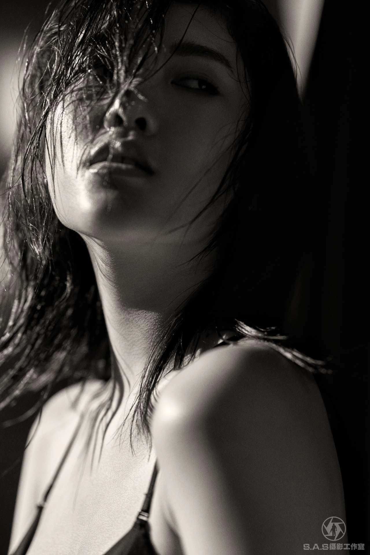 女生胸部裸图写真_美女裸图_美女裸图写真