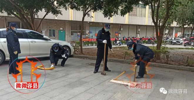 钉子户大战城管 游戏_城管队长被铁锤爆头视频_打城管的视频