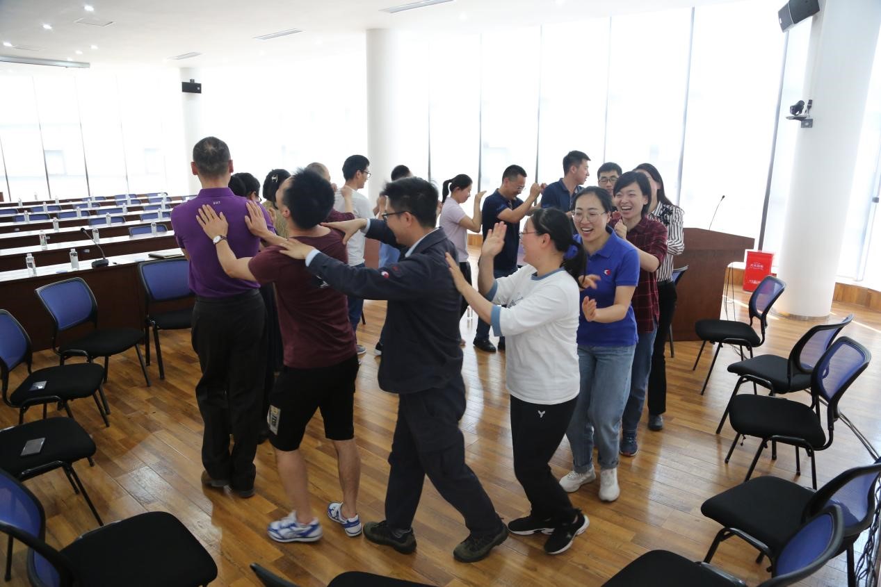 团体治疗游戏叫什么_团体治疗游戏方案_团体游戏治疗