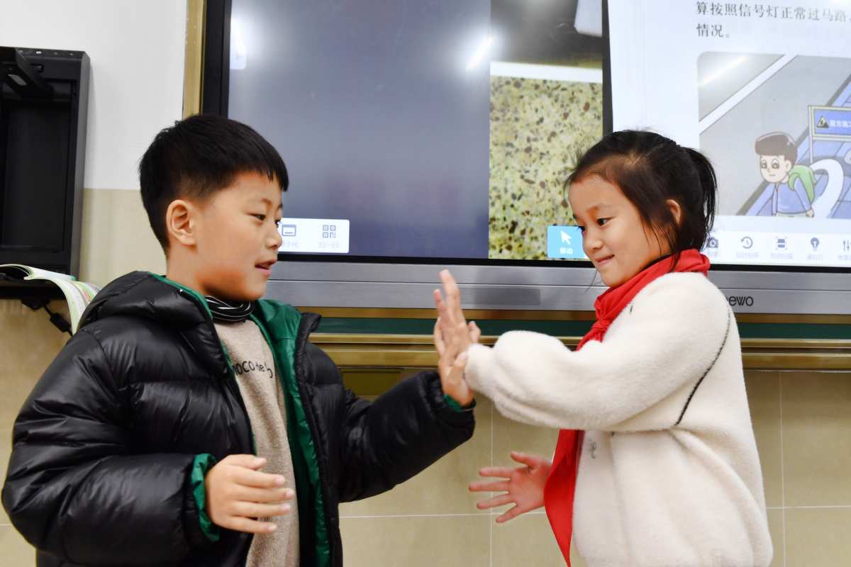 小孩拍手游戏怎么说_小孩拍手游戏怎么玩_小孩子拍手游戏