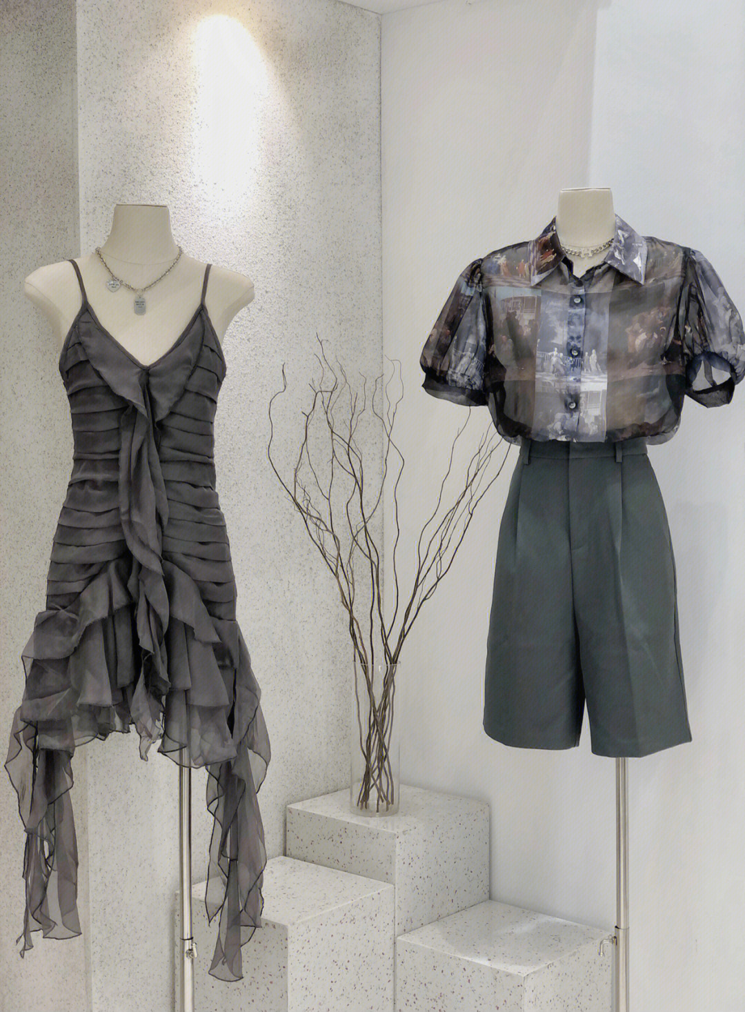 美女扒衣服扒裤子视频_扒衣服小游戏慢慢扒_扒衣服游戏