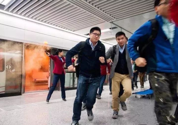 和平精英国际服游戏下载地铁逃生_和平精英国际服游戏下载地铁逃生_和平精英国际服游戏下载地铁逃生