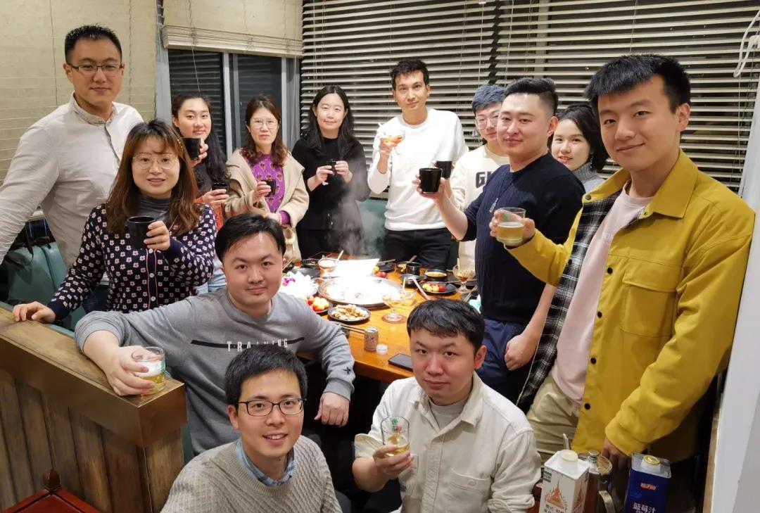 朋友手机游戏_朋友之间玩游戏_与好友玩手机游戏