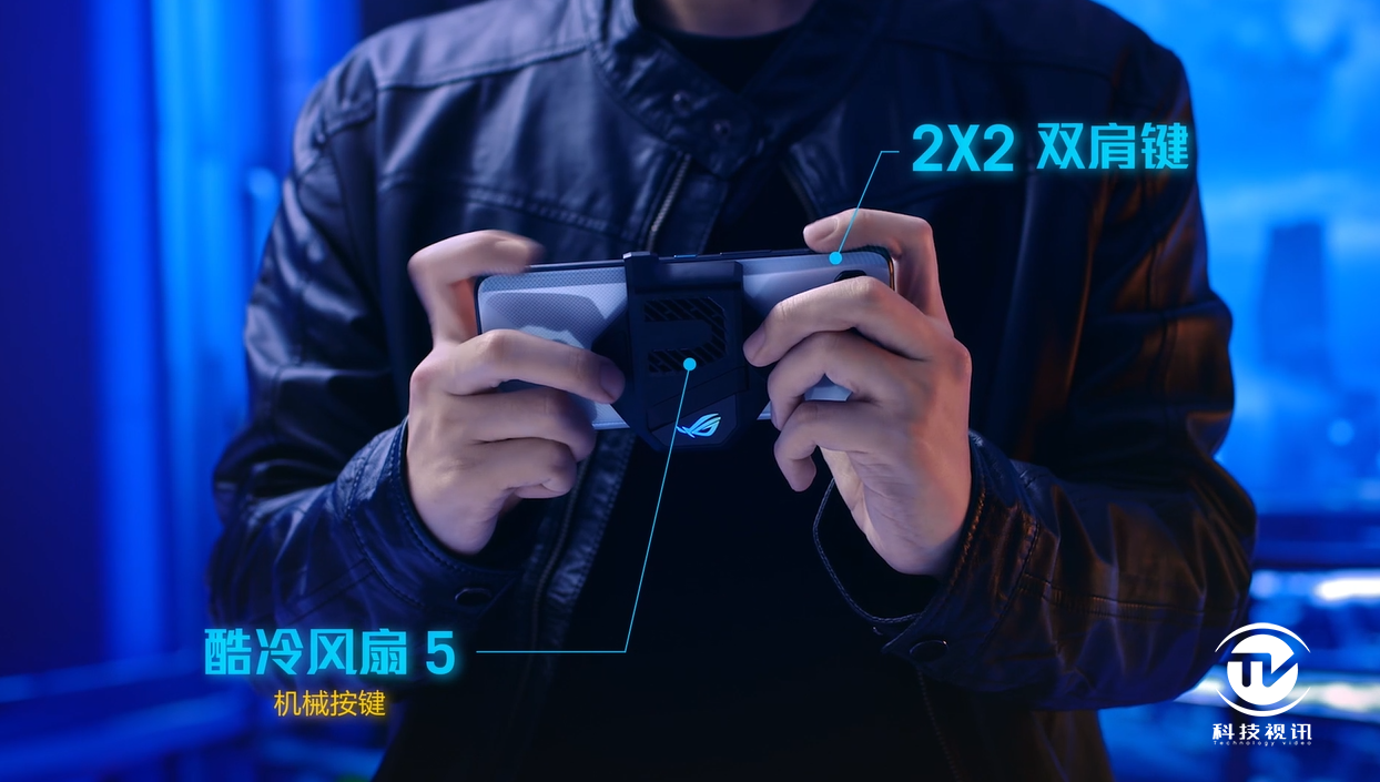 怎么在电脑打手机游戏_两千的打游戏的手机_打手机游戏手麻怎么办
