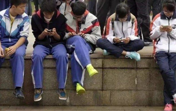 怎样隐藏手机游戏vivo手机_手机隐藏游戏怎么找出来_手机隐藏游戏在哪里找到