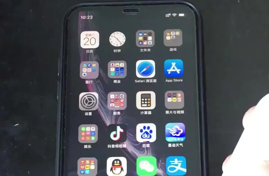 有什么新的手机玩吃鸡游戏_鸡吃米游戏_鸡吃虫子的游戏