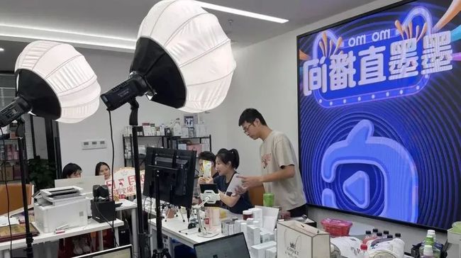 直播快手买手机游戏是正品吗_快手游戏直播买什么手机_快手游戏直播能卖货吗