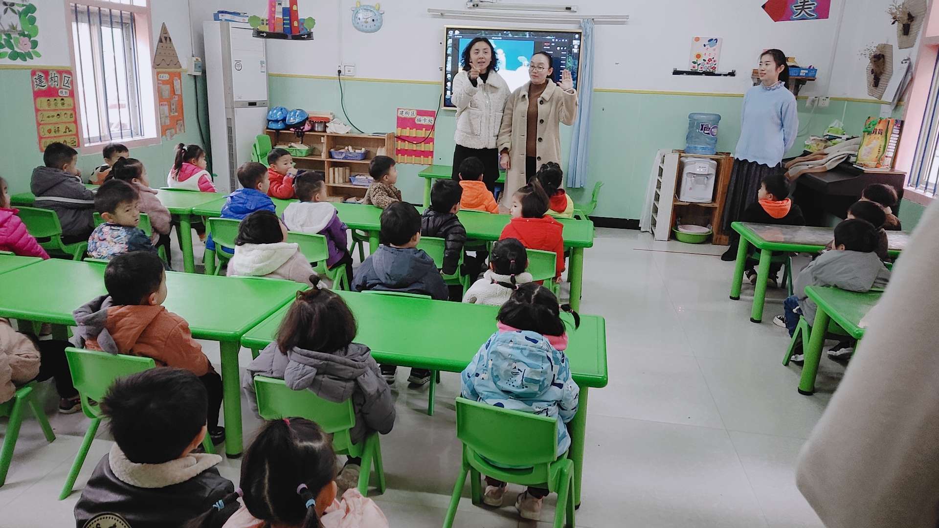 防止学生上课玩手机的措施_如何制止学生上课玩手机_怎样防止上课玩手机游戏