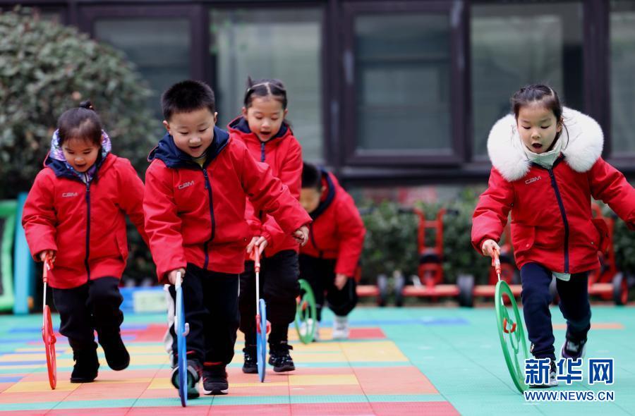 幼儿认知手机游戏_认知幼儿手机游戏的特点_幼儿的手机游戏