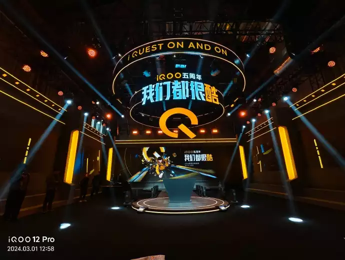 具有竞技性手机游戏-手机游戏：挑战自我、团队合作，结交知己