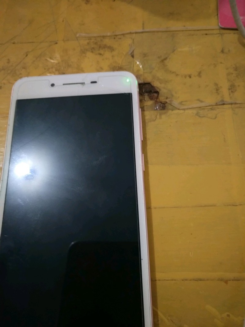 黑屏手机怎么恢复正常_黑屏恢复正常手机能用多久_手机黑屏又恢复