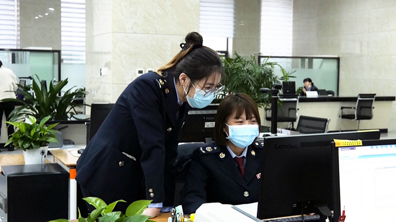 个税系统人工客服_客服人工电话个税怎么算_个税电话人工客服