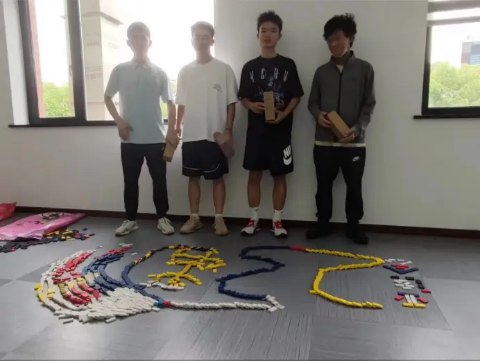 能玩学校手机游戏的软件_在学校能玩的手机游戏_能玩学校手机游戏的app