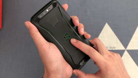黑鲨1手机打游戏咋样_黑鲨手机玩游戏_黑鲨手机打游戏好不好