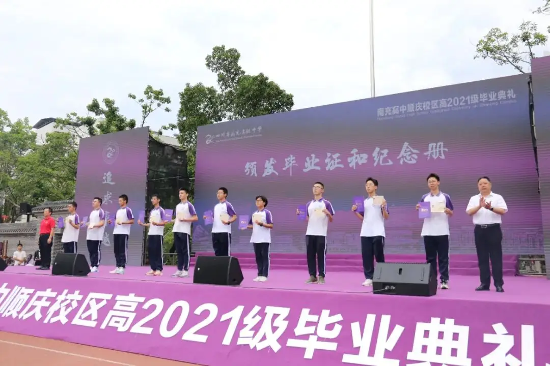 2022年日历全年表_日历2021年日历全年表_日历表2021年日历表
